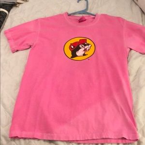 Bucee’s pink t shirt